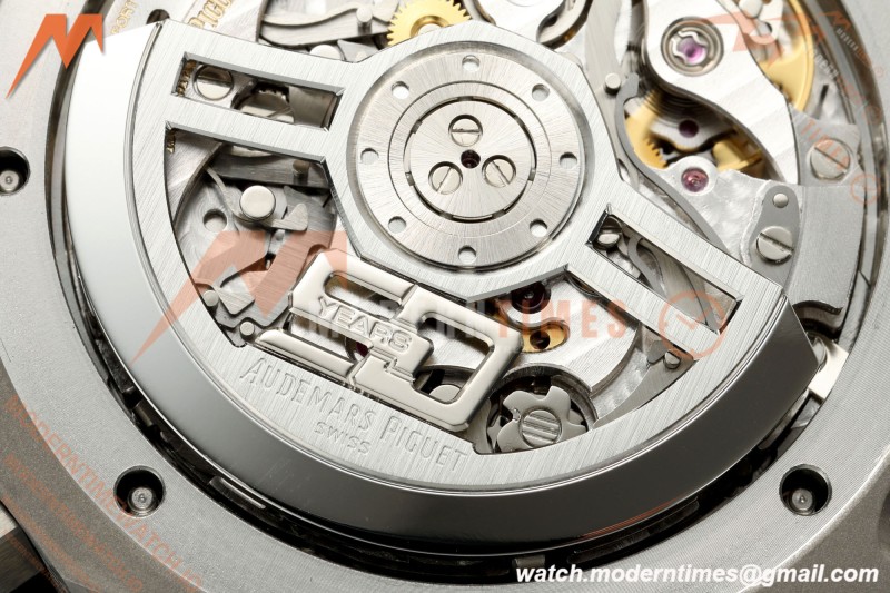 Audemars Piguet - Royal Oak 26240ST 50th Anniversary 41mm SS/RU Black SWF Dial DDF DD4401