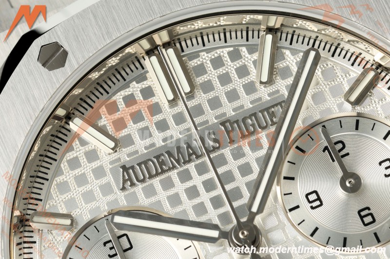 Audemars Piguet - Royal Oak 26240ST 50th Anniversary 41mm SS/RU White SWF Dial DDF DD4401