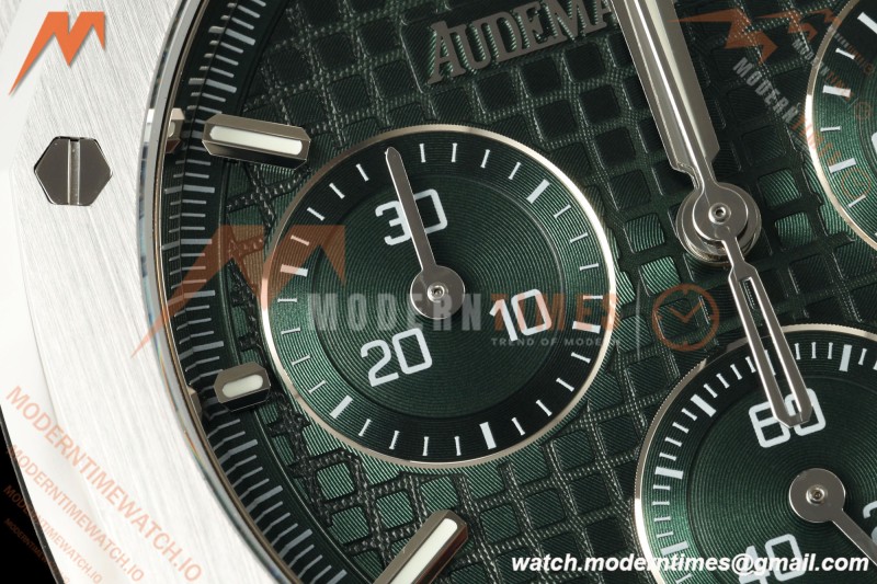 Audemars Piguet - Royal Oak 26240ST 50th Anniversary 41mm SS/SS Green SWF Dial DDF DD4401