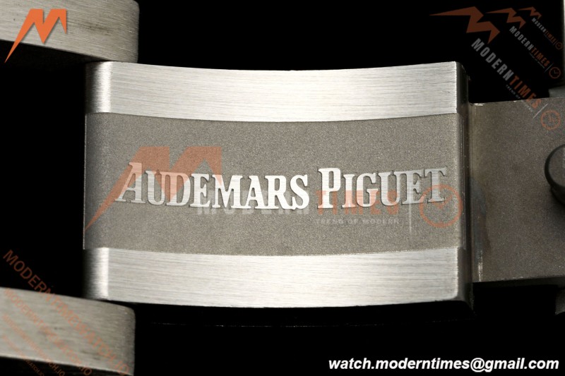 Audemars Piguet - Royal Oak 26240ST 50th Anniversary 41mm SS/SS Black SWF Dial DDF DD4401