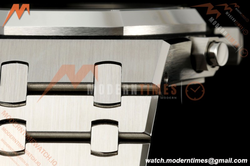 Audemars Piguet - Royal Oak 26240ST 50th Anniversary 41mm SS/SS Black SWF Dial DDF DD4401
