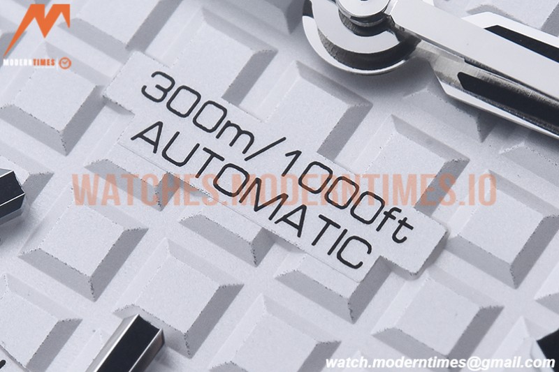 Audemars Piguet - Royal Oak Offshore Diver 15710 SS/RU White APSF A3120