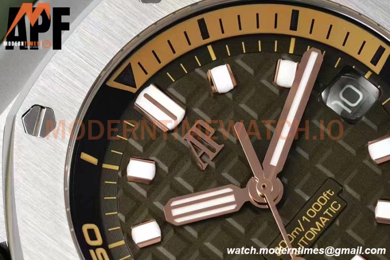 Audemars Piguet - Royal Oak Diver 15720ST 42mm SS/RU Green APF A4308