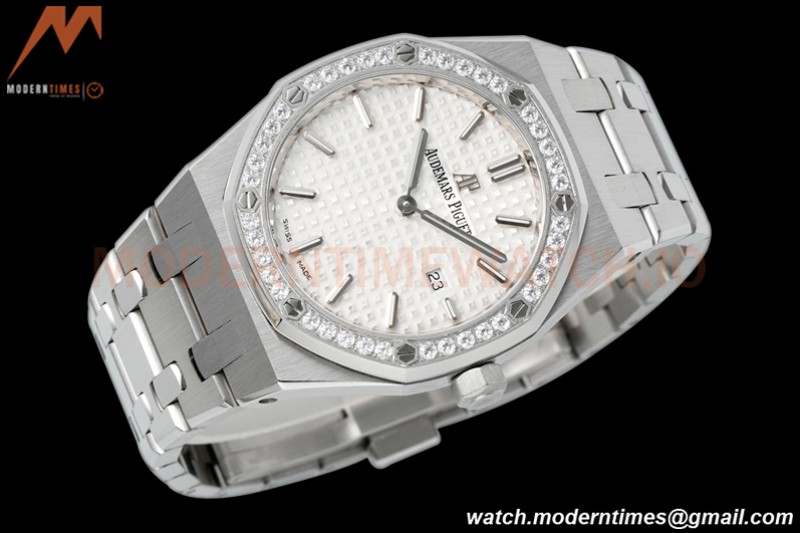 Audemars Piguet - Royal Oak Ladies 67651ST 33mm Dia SS/SS Wht/Stk ZF Swiss Qtz