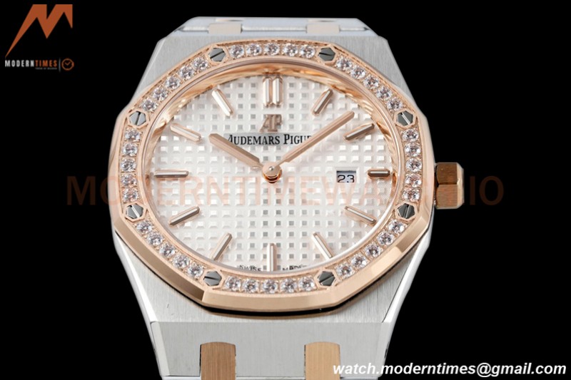 Audemars Piguet - Royal Oak Ladies 67651SR 33mm Dia RG/SS Wht/Stk ZF Swiss Qtz