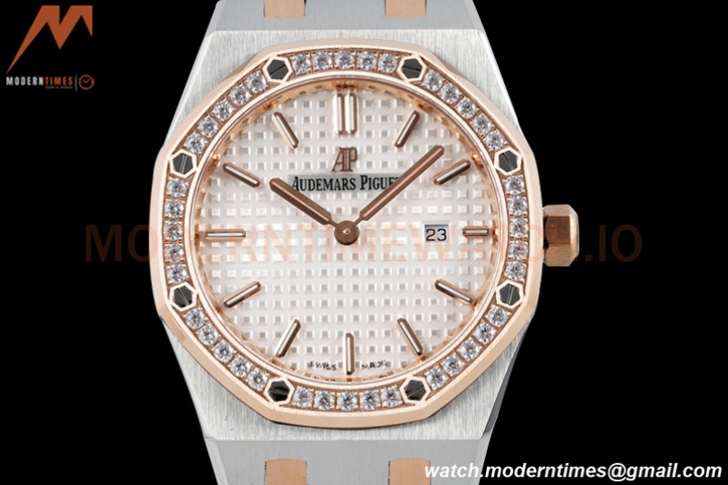 Audemars Piguet - Royal Oak Ladies 67651SR 33mm Dia RG/SS Wht/Stk ZF Swiss Qtz