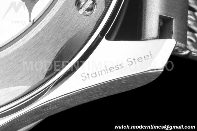 Omega - Seamaster Diver 300M 42mm James Bond 60th Anniv. SS/SS Blue BLSF A8806