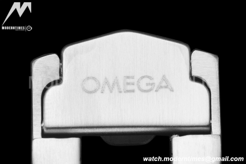 Omega - Seamaster Diver 300M 42mm James Bond 60th Anniv. SS/SS Blue BLSF A8806