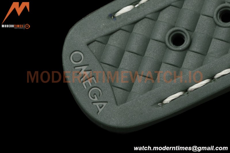 Omega - Seamaster Aqua Terra 150m 43mm Worldtimer SS/RU Green VSF A8938