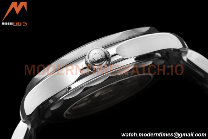 Omega - Seamaster Diver 300m 42mm Black SS/SS White Dial VSF A8800