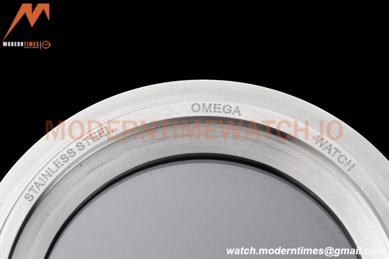 Omega - Seamaster Diver 300m 42mm YG/SS Blue VSF A8800