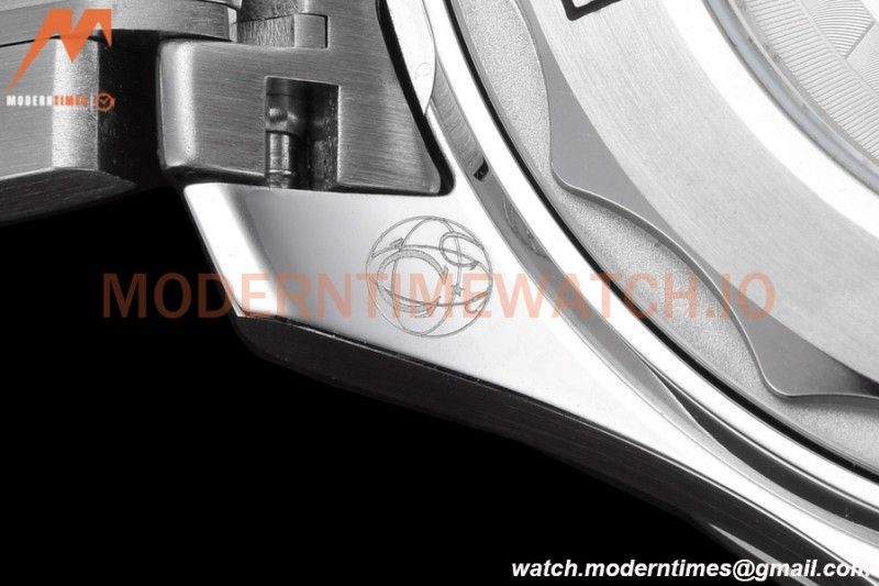 Omega - Seamaster Diver 300m 42mm Blue SS/SS White Dial VSF A8800