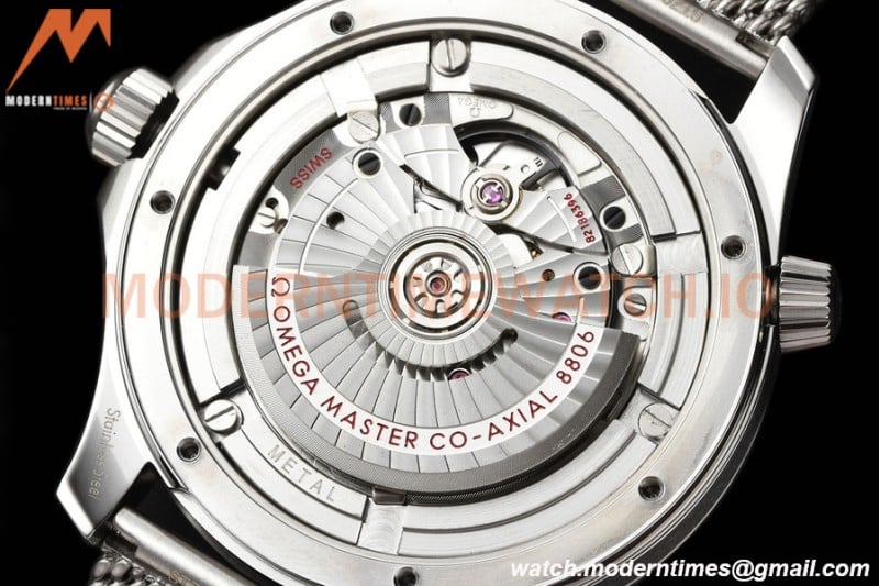 Omega - Seamaster Diver 300M 42mm James Bond 60th Anniv. SS/SS Blue VSF A8806