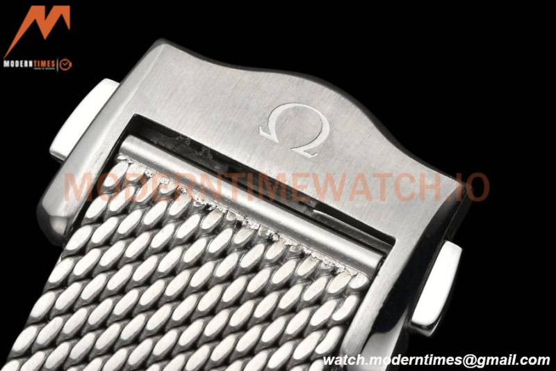 Omega - Seamaster Diver 300M 42mm James Bond 60th Anniv. SS/SS Blue VSF A8806