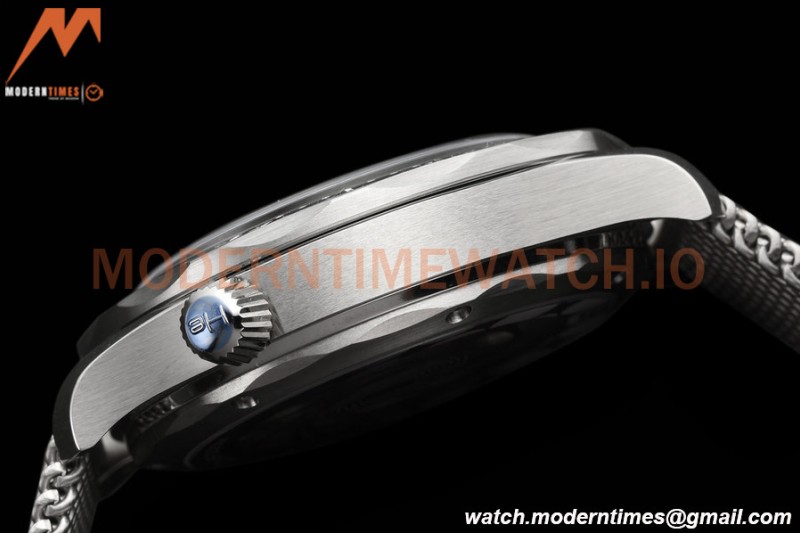 Omega - Seamaster Diver 300M 42mm James Bond 60th Anniv. SS/SS Blue VSF A8806