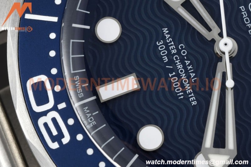 Omega - Seamaster Diver 300M 42mm James Bond 60th Anniv. SS/SS Blue VSF A8806