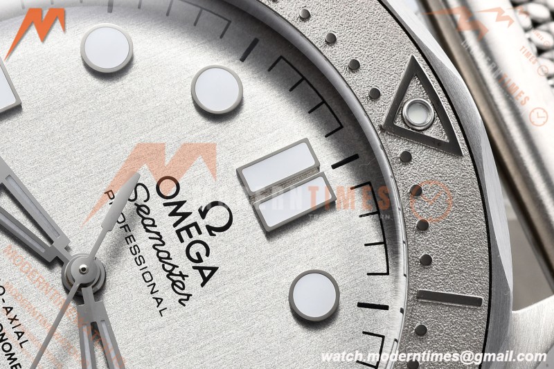 Omega - Seamaster Diver 300M 42mm SS/SS Silver Grey VSF A8806