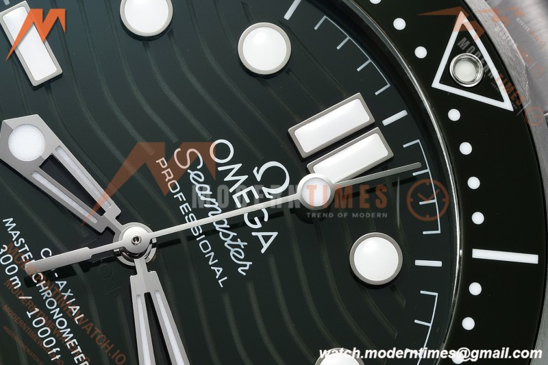 Omega - Seamaster Diver 300m 42mm Ceramic SS/SS Green Dial VSF V4 VS8800