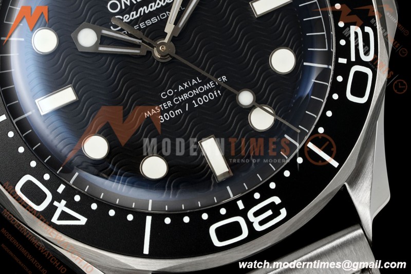Omega - Seamaster Diver 300M No Date 42mm SS/SS Mesh Bracelet Black ORF A8806