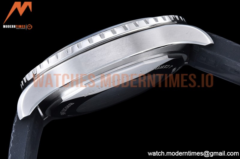 Breitling - Superocean 42mm Blk SS/RU Black BLS Asia 2824