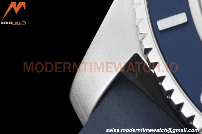 Breitling - Superocean 44mm SS/RU White BLSF A2824