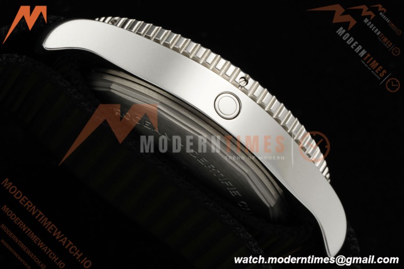 Breitling - Superocean Special 44mm Ceramic SS/NY Grn/Stk/Num TF V2 A2824