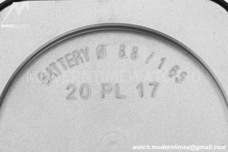 Cartier - Tank Solo Midsize 24.4mm RG/LE White DRF Swiss Qtz