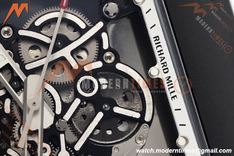Richard Mille - RM055 Bubba Watson Black CER/RU Wht/Blk Rehaut Skeleton SZF RMUL2