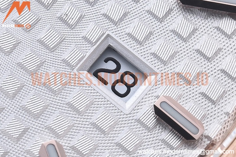 Audemars Piguet - Royal Oak Ladies 67650SR 33mm RG/SS White JJF Qtz
